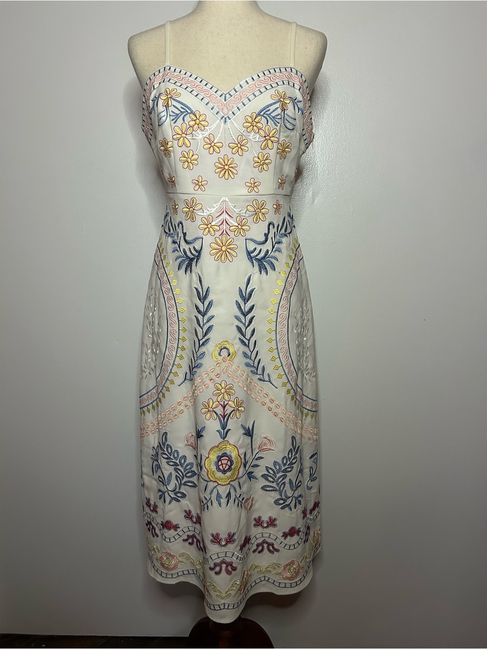 FOXIEDOX Cream Multi Colored Floral Embroidered Midi Dress - Size Medium